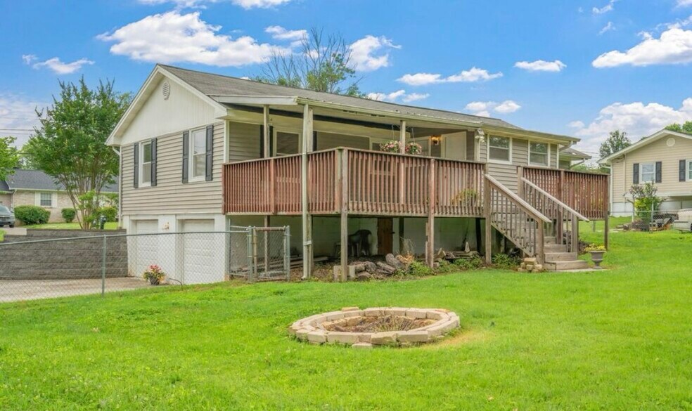 Building Photo - 8520 Garrison Drive