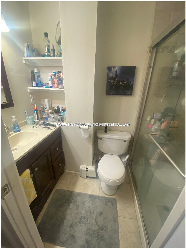 Building Photo - 8 Hart Plz