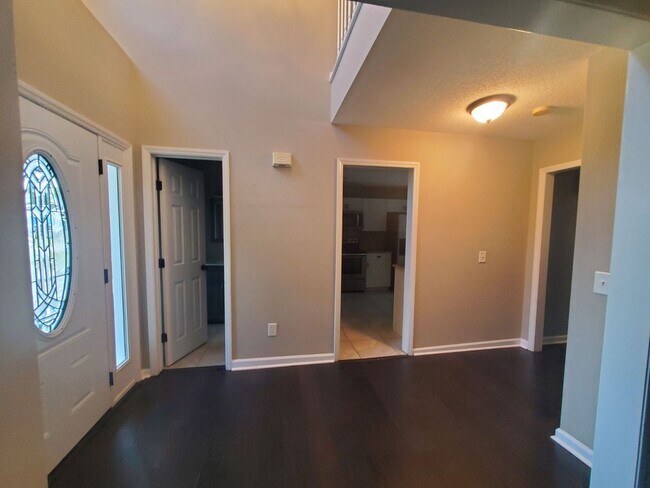 Building Photo - 21 Candler Ct