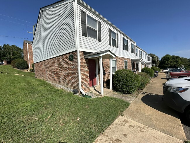 Building Photo - 3514 E Richmond Rd