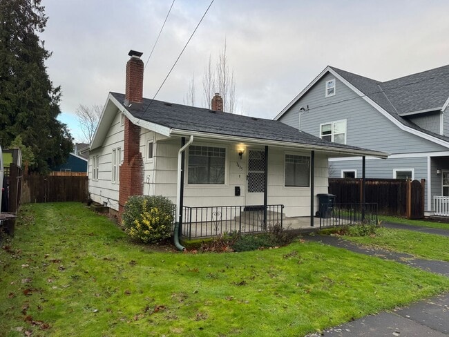 Building Photo - Charming 2 Bedroom 1 Bathroom Located in the Heart of the Beaumont-Wilshire Area!!