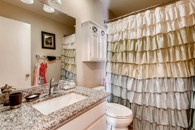 Building Photo - Stylish 3-Bedroom Townhome Near San Luis R...