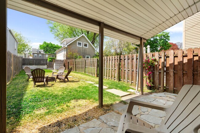 Building Photo - Charming Conshohocken Home | 2 Beds, 2 Baths, Finished Basement, Wine Cellar & 2 Parking Spaces