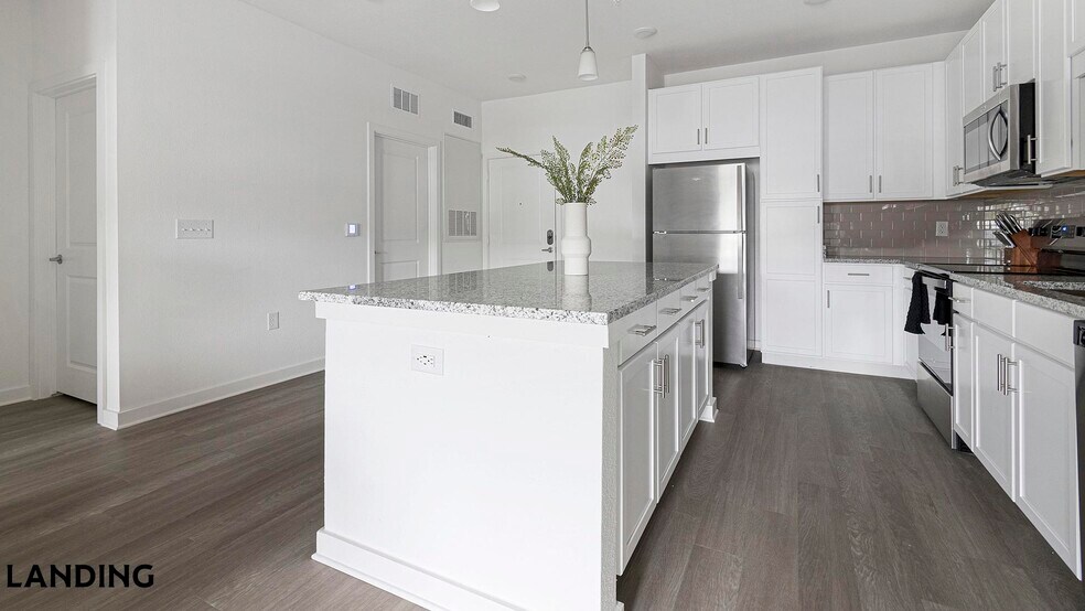 Building Photo - 12525 Tibbets Ln