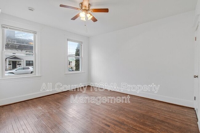 Building Photo - 1719 West Virginia Ave NE