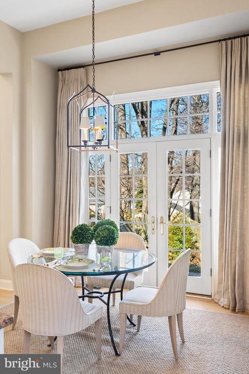 Building Photo - 7440 Old Maple Square