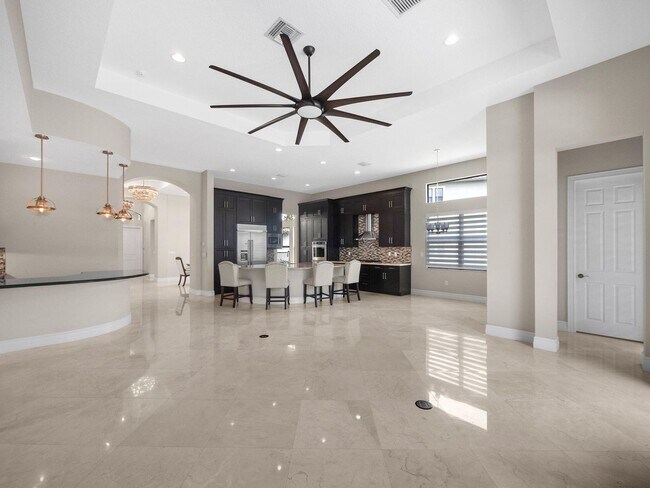 Building Photo - 9931 Bozzano Dr