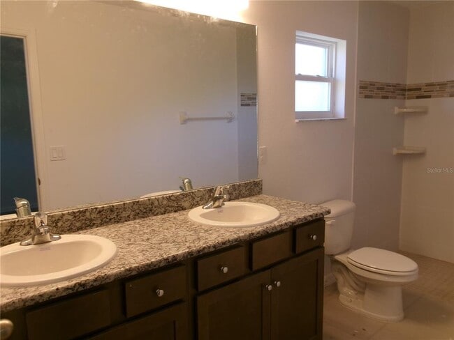 Building Photo - 18 Whetstone Ln