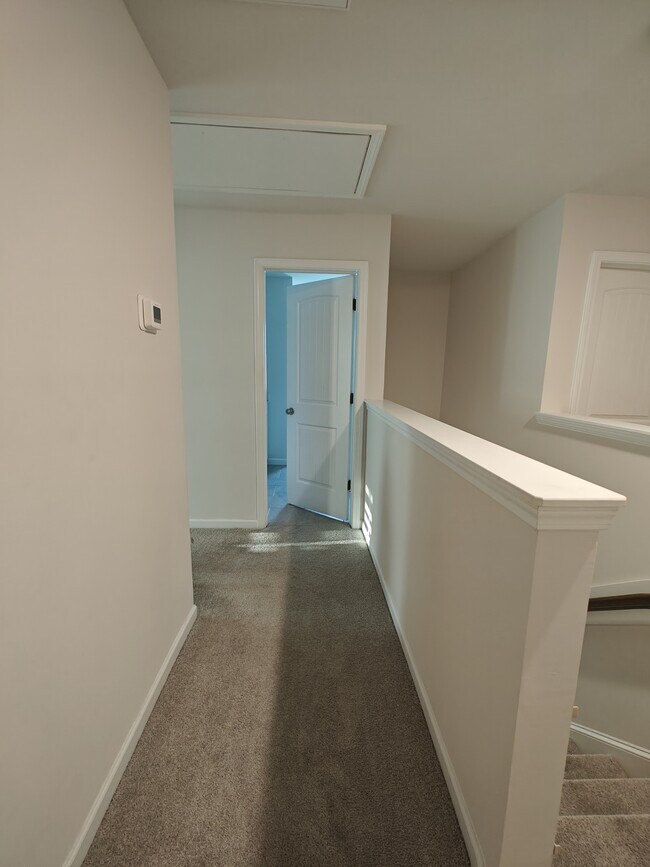 Building Photo - 756 Creekway Dr