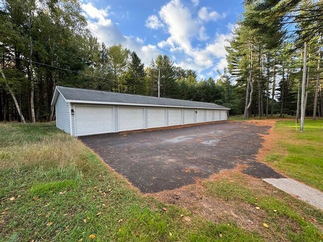 Building Photo - 302 3rd Ave
