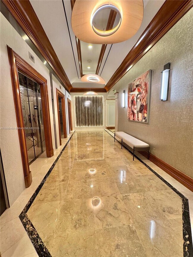 Building Photo - 16500 Collins Ave