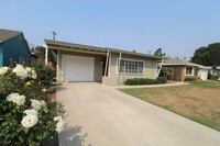 Building Photo - Quaint Santa Paula Home