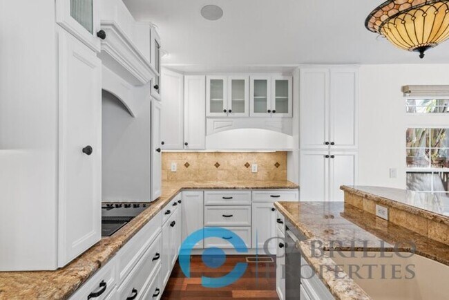 Building Photo - 7940 La Jolla Shores Dr