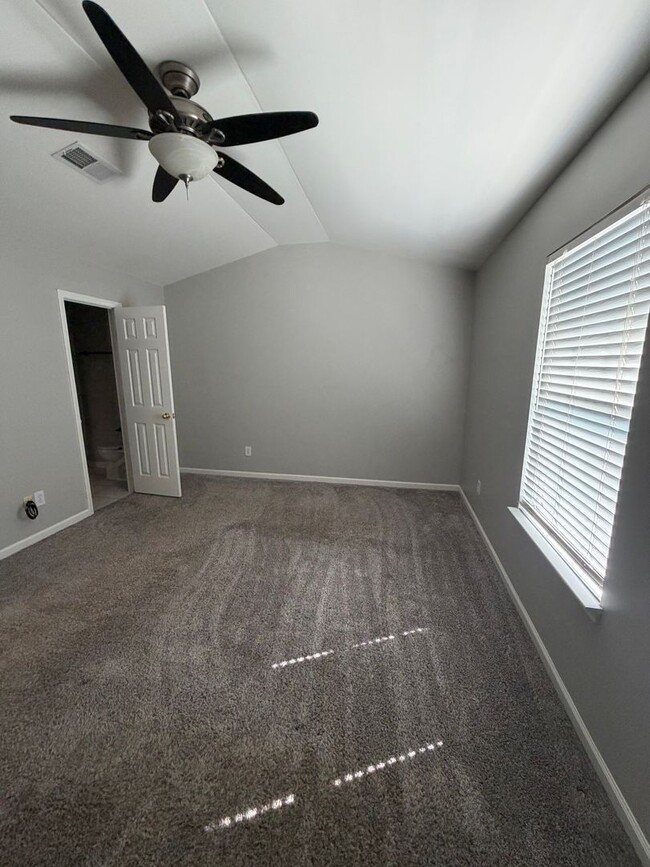 Building Photo - 2 Bedroom Brick Townhome in Franklin,TN's Desirable Hardison Hills Community