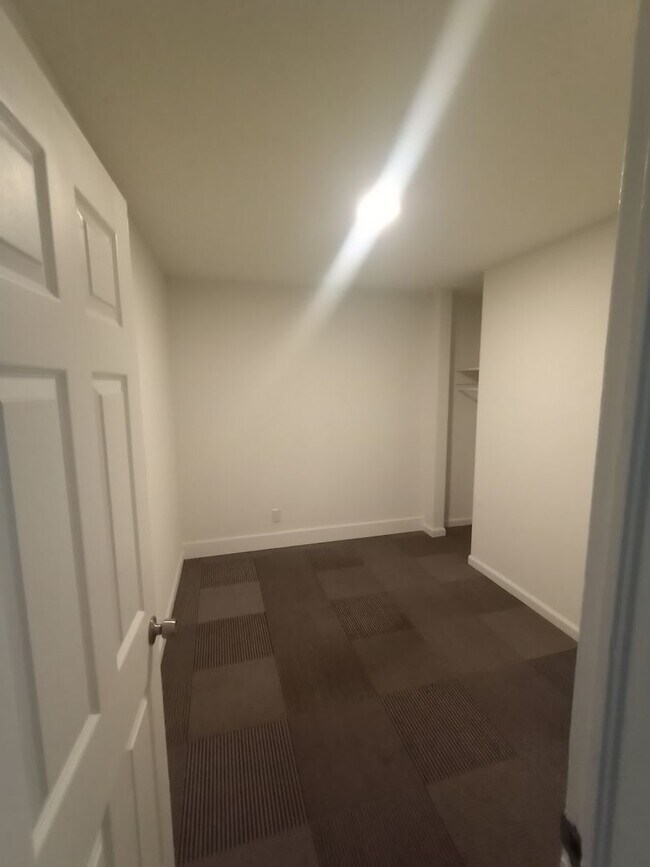 Building Photo - 2408 Maltby Ave