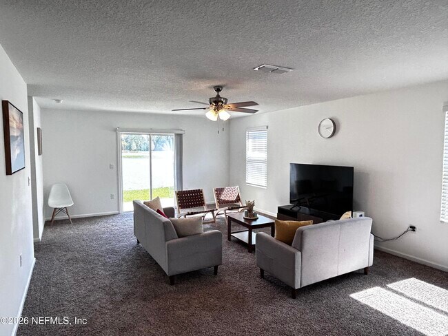 Building Photo - 12571 Russian Olive Rd