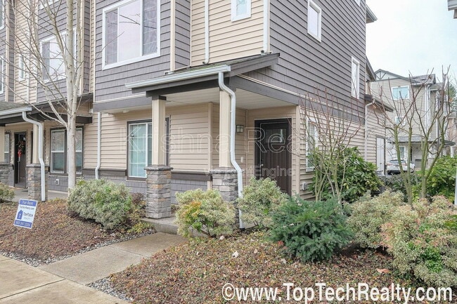 Building Photo - 477 NE Edgeway Drive