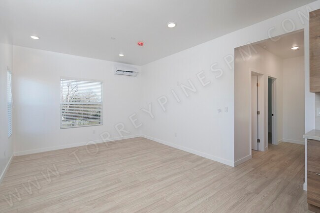 Building Photo - 3021 Luna Ave