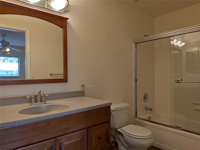 Building Photo - 725 Northlake Blvd