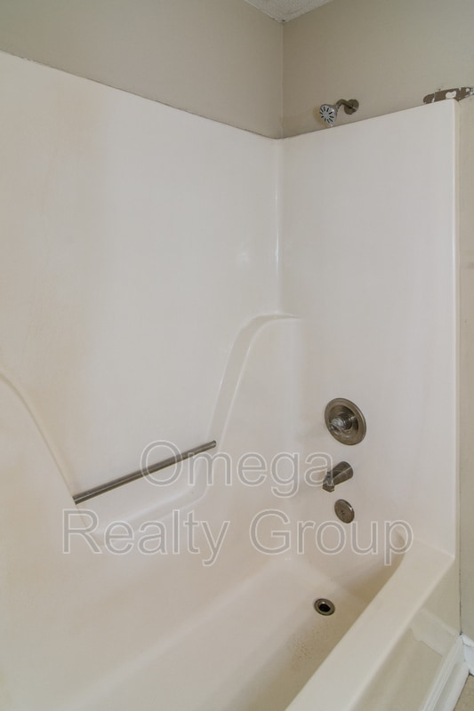 Building Photo - 8048 River Bend Rd