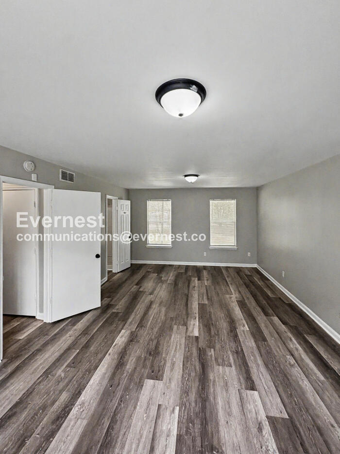 Building Photo - 1510 Marshall Ln SE