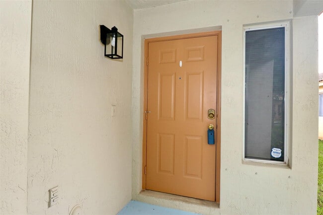 Building Photo - 1466 Mira Vista Cir