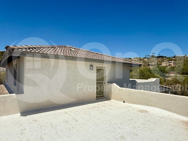 Building Photo - 3700 N San Sebastián Dr