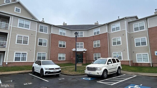 Primary Photo - 306 Gatehouse Ln