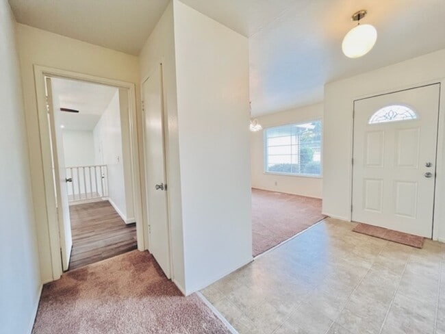 Building Photo - Move-In Ready 4BD/2BA Single Story, Ranch-...