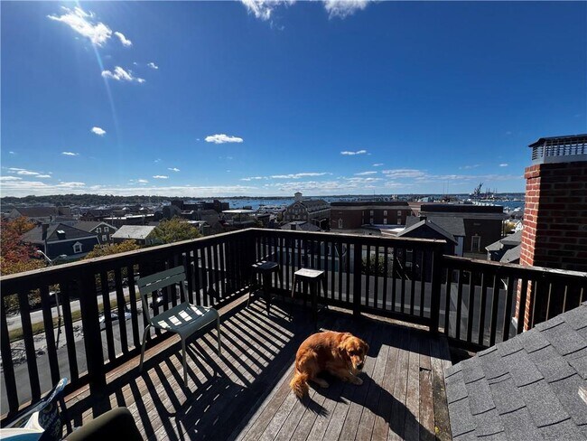 Building Photo - 235 Spring St