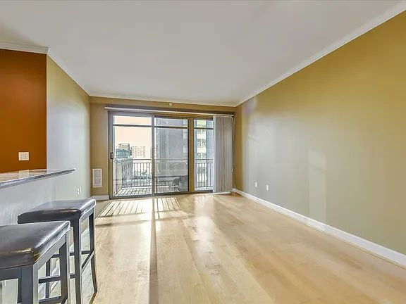 Building Photo - "Chic Urban Retreat: Cozy 1-Bed, 1-Bath Apartment in Prime San Francisco Location!"