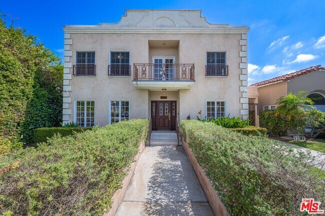 Building Photo - 224 S Palm Dr