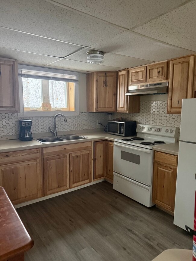 Building Photo - 3748 Swenson Ave