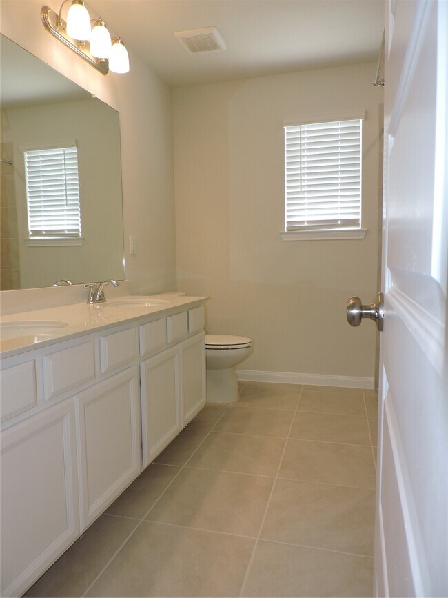 Building Photo - 7219 Cherrybark Oak Dr