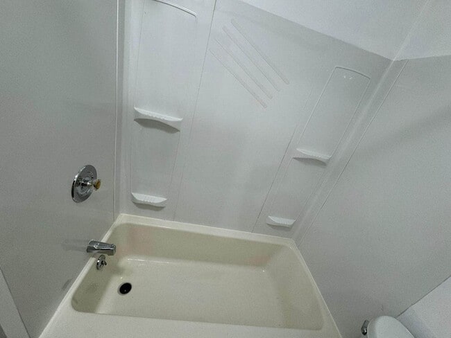 Building Photo - 1252 S 6th Ave