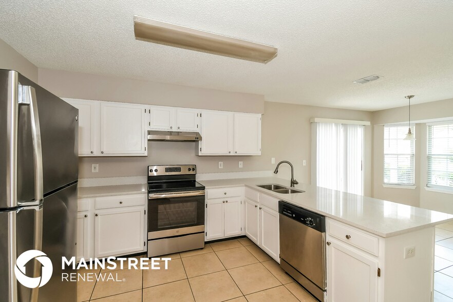Building Photo - 5118 Somerton Ct