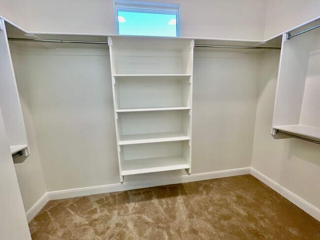 Building Photo - Three Bedroom Home in Washington Fields