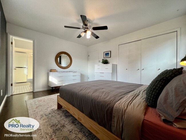 Building Photo - Recently Remodeled 4 Bedroom Home