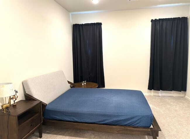 Building Photo - 812 Fox Hollow Dr