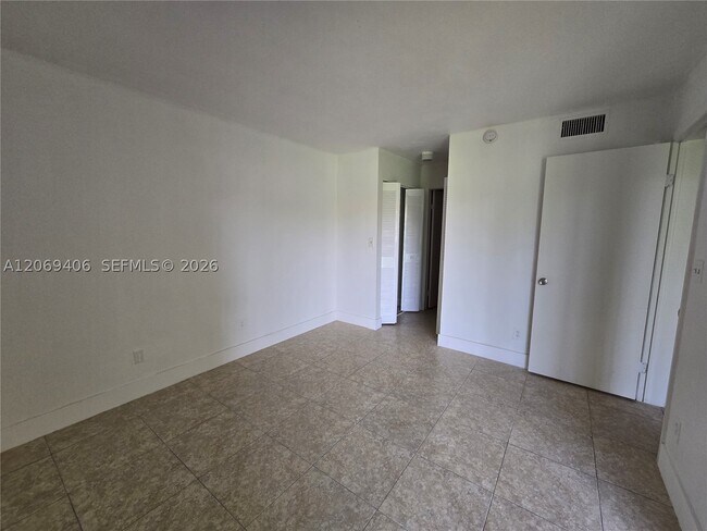Building Photo - 3396 Foxcroft Rd