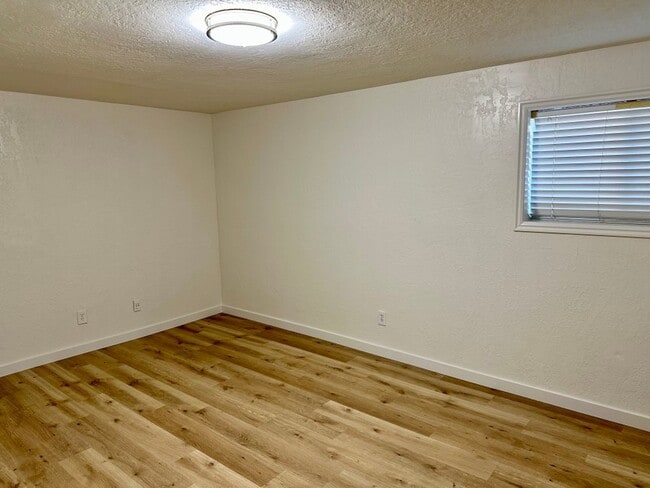 Building Photo - 1000 N 950 E