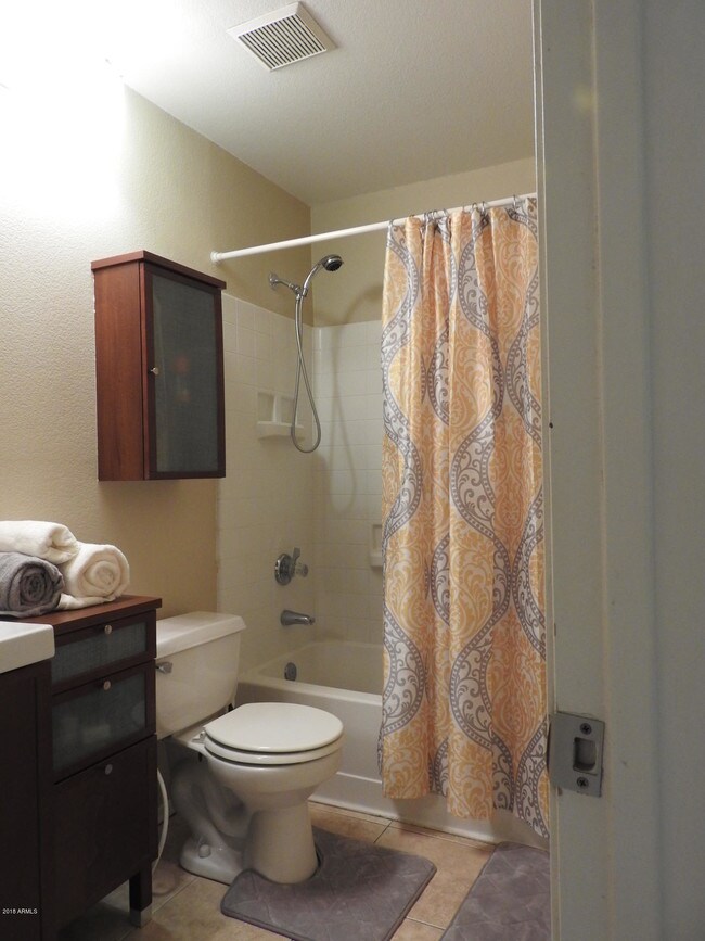 Building Photo - 11375 E Sahuaro Dr