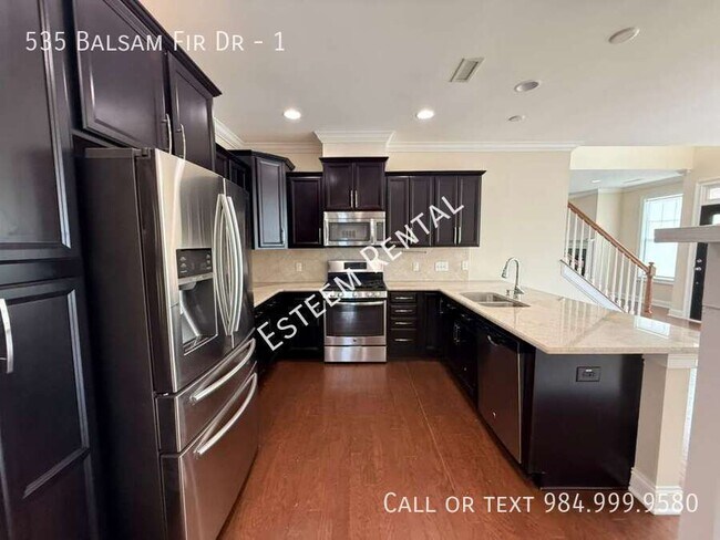 Building Photo - 535 Balsam Fir Dr