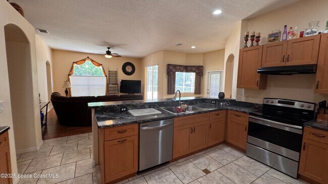 Building Photo - 7870 Olive Grove Ave