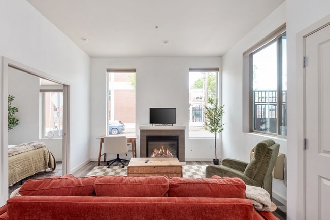 Building Photo - 1607 NW Davis St