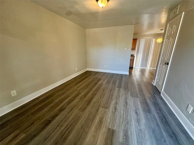 Building Photo - 9834 Denning Dr