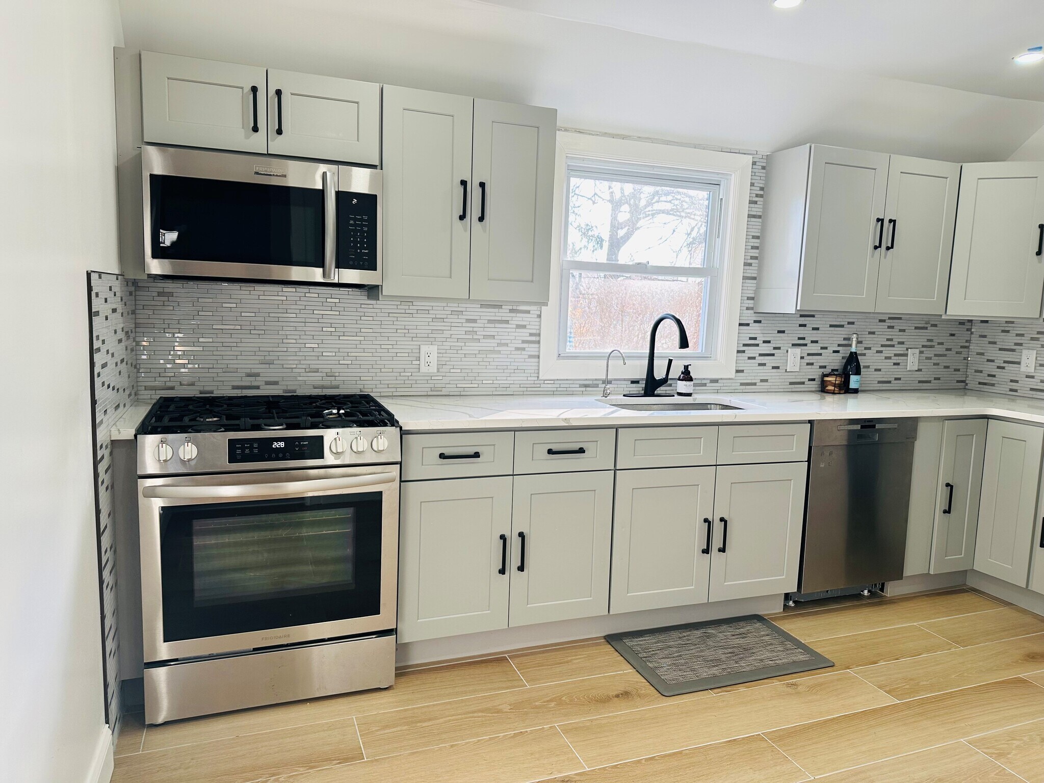 Kitchen - 11 Raymond Pl