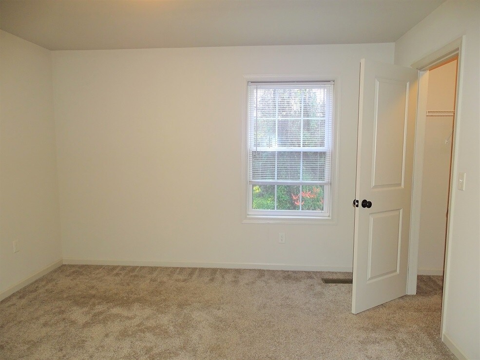 Building Photo - 45 Maize Cir