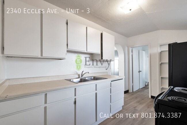 Building Photo - 2340 Eccles Ave