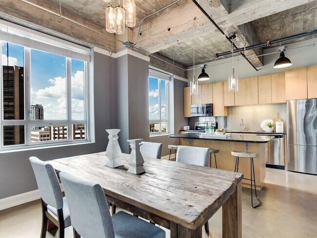 Primary Photo - 710 Colorado St